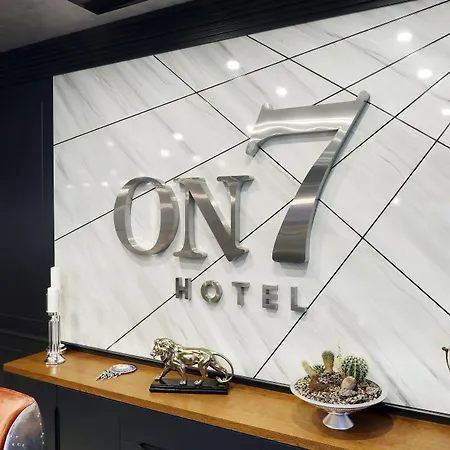 ホテル On7 4*